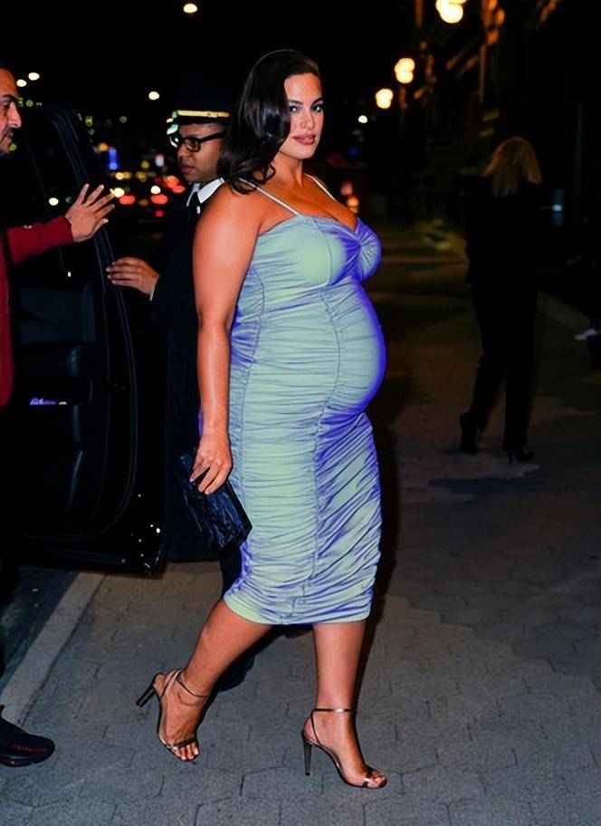 危险的高度:盘点那些穿着高跟鞋的怀孕明星_凉鞋_凯特·哈德森_时尚