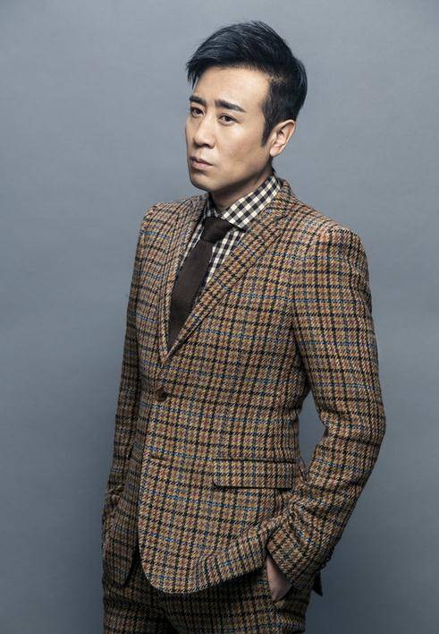 于和伟:与妻子恩爱30年,老婆只是撞脸杨童舒,和王丽坤也很清白_林静