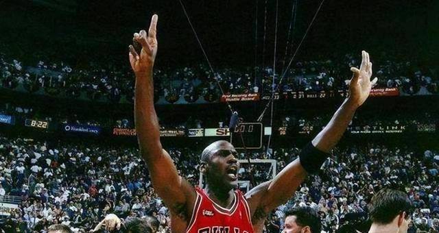 NBA本赛季30支球队主场上座率排名，湖人第11，勇士第14-nba各支球队主场在哪