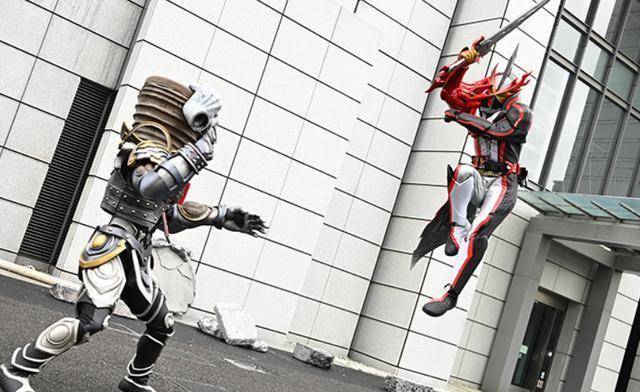 假面骑士saber第1话:真理战队剑连者中规中矩完全战队化_怪人_剧情