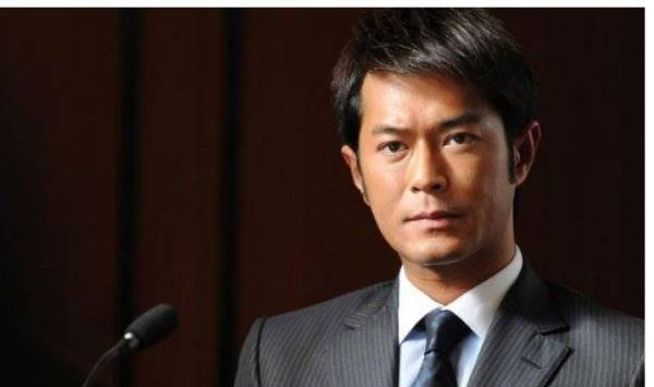 朋友们都在时刻担心古天乐的婚姻,很多人都在一直给古天乐介绍女朋友