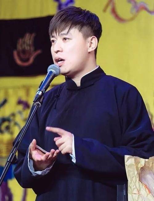 阎鹤祥40岁还没对象,张云雷初恋后没在恋爱,德云社的单身角们_东哥