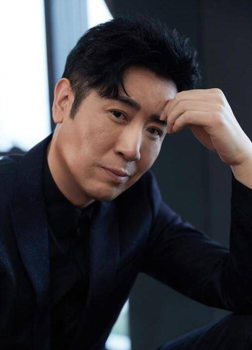 于和伟:与妻子恩爱30年,老婆只是撞脸杨童舒,和王丽坤也很清白_林静