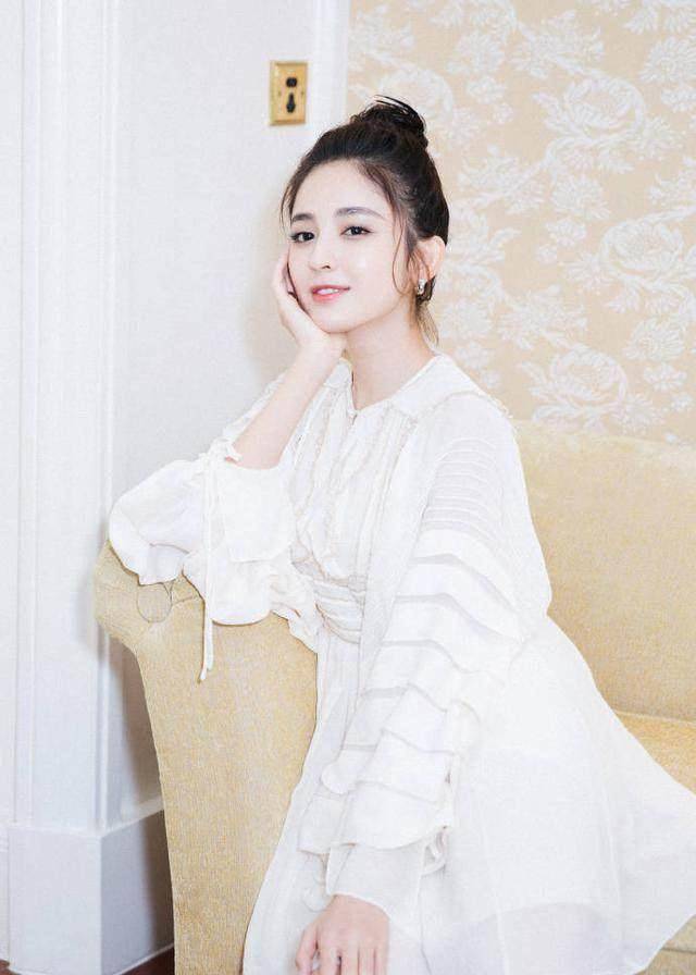 古力娜扎,杨幂,赵丽颖的丸子发型,网友:倒数最后一个最漂亮_时候_妹子