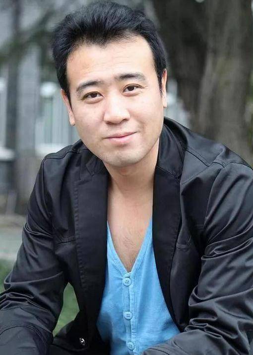 于和伟:与妻子恩爱30年,老婆只是撞脸杨童舒,和王丽坤也很清白_林静