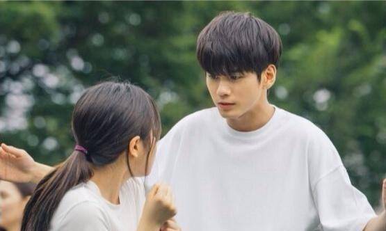 韩剧《十八岁的瞬间》有触动你青春时期的镜头吗?_生活_姜其永_金香奇