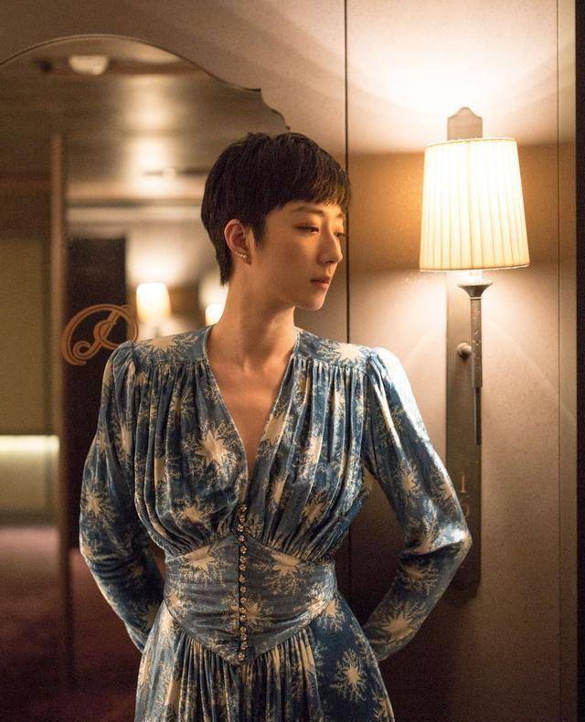 桂纶镁新片《南方车站的聚会》挑战情色陪泳女,揪胡歌大玩虐心恋_刘