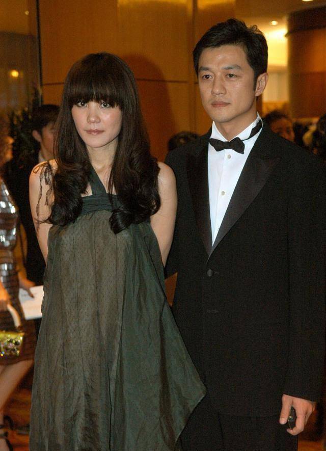 好妹妹王菲:我最放心不下的人是亲哥哥_王戈_父亲_王佑林