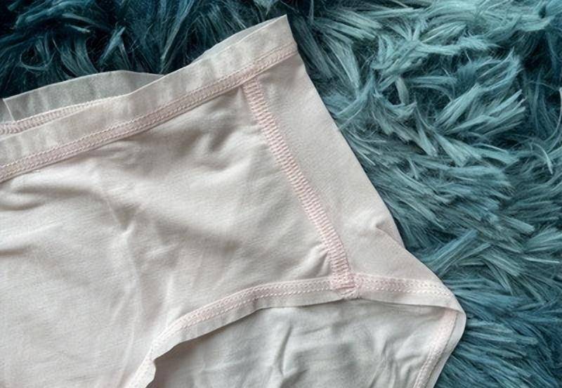 青春期的时候,异性看到这些衣服,大多女孩子害羞,脸红