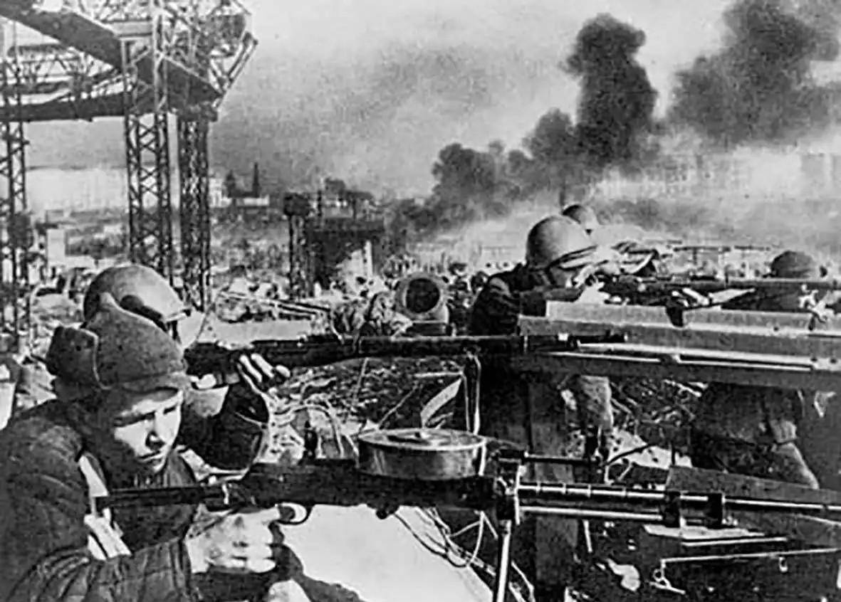 世界战争史上伤亡最大的战役:900天列宁格勒保卫战,500万人伤亡