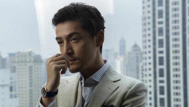 胡歌的长相就是典型的帅气小生的感觉,但是作为实力派的胡歌身上依然