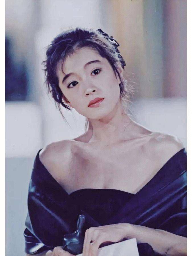 "纯欲女神"中森明菜:我这被渣男毁掉的一生_梅艳芳_近藤真彦_男人