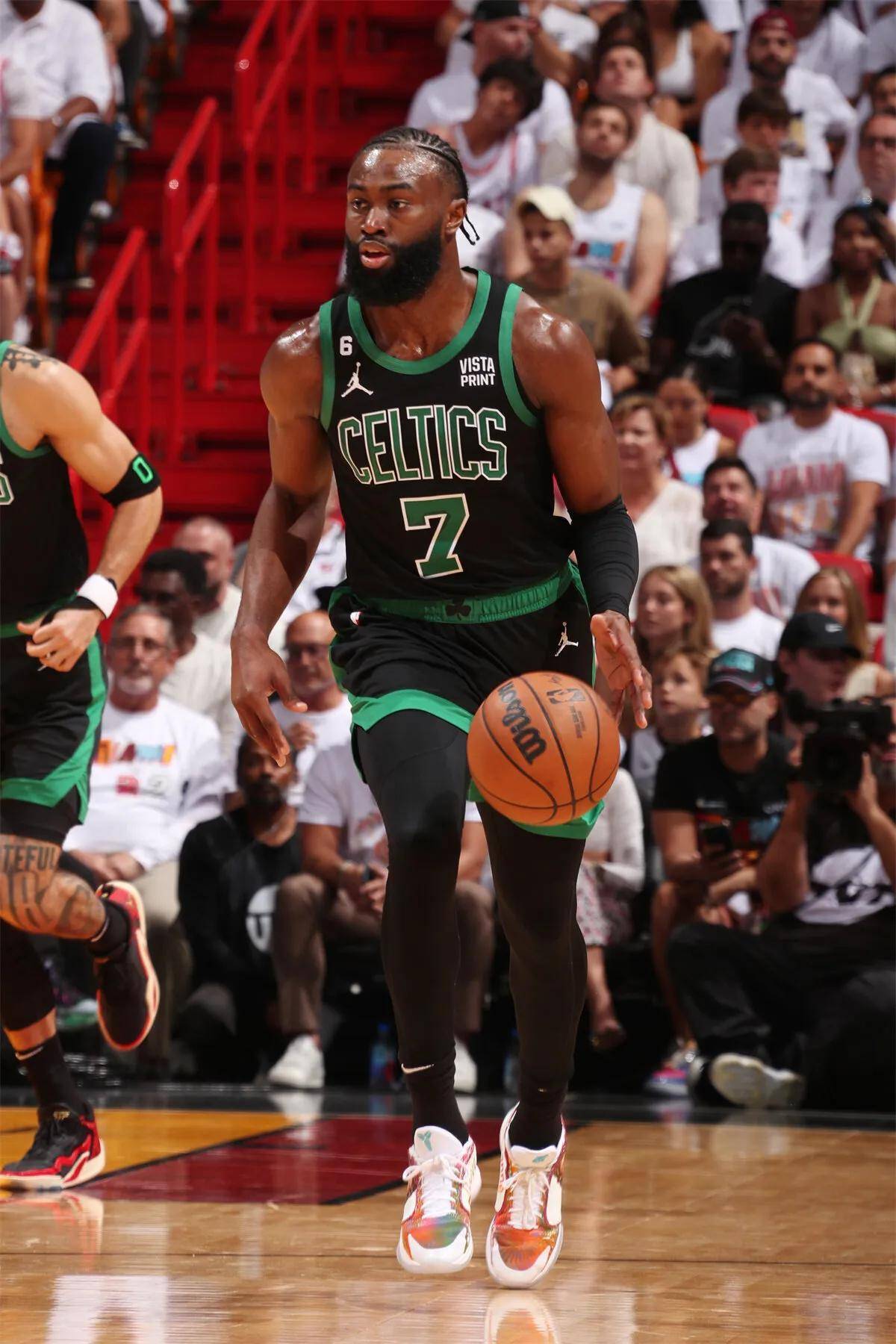 火箭希望组建哈登 西卡 杰伦布朗的主力阵容!_交易_西亚_首轮