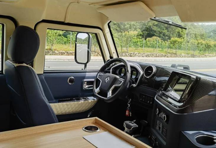 湖北遇到90万的2022款猛士m50,黑金装甲,碳纤实木内饰改头换面_搜狐