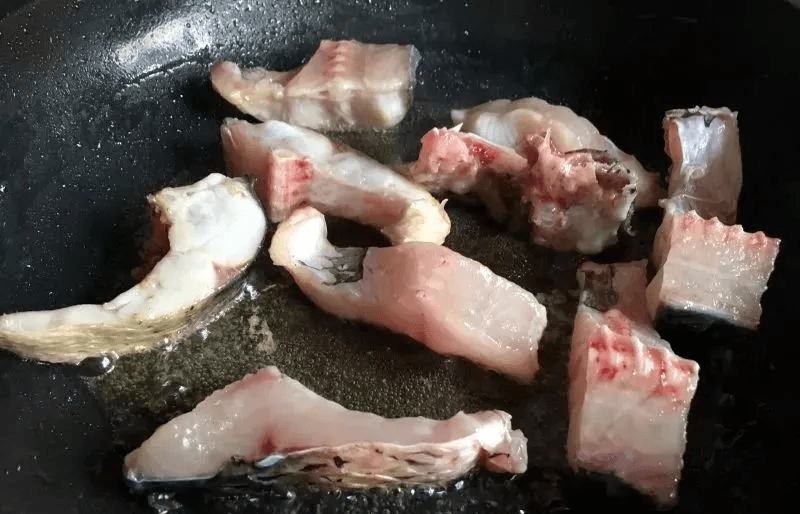 啤酒焖鱼块怎么做鱼肉鲜嫩不腥?详细做法