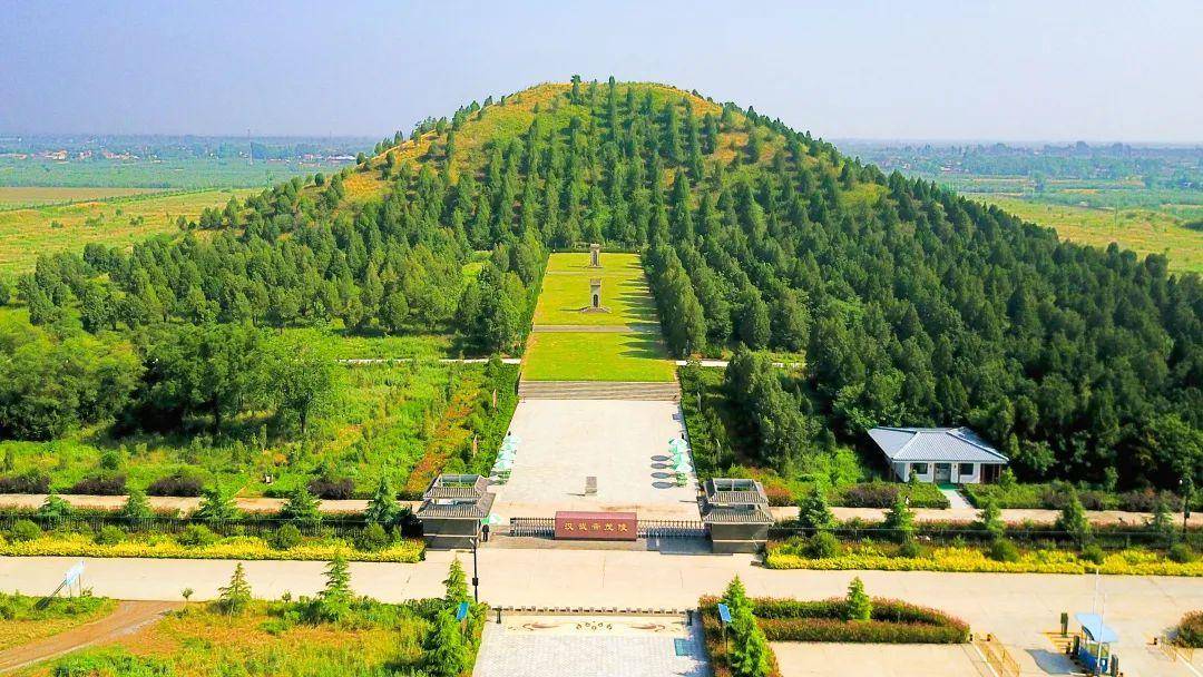 >> 汉武帝茂陵全景   >> 茂陵博物馆全景   茂陵博物馆位于陕西省兴平
