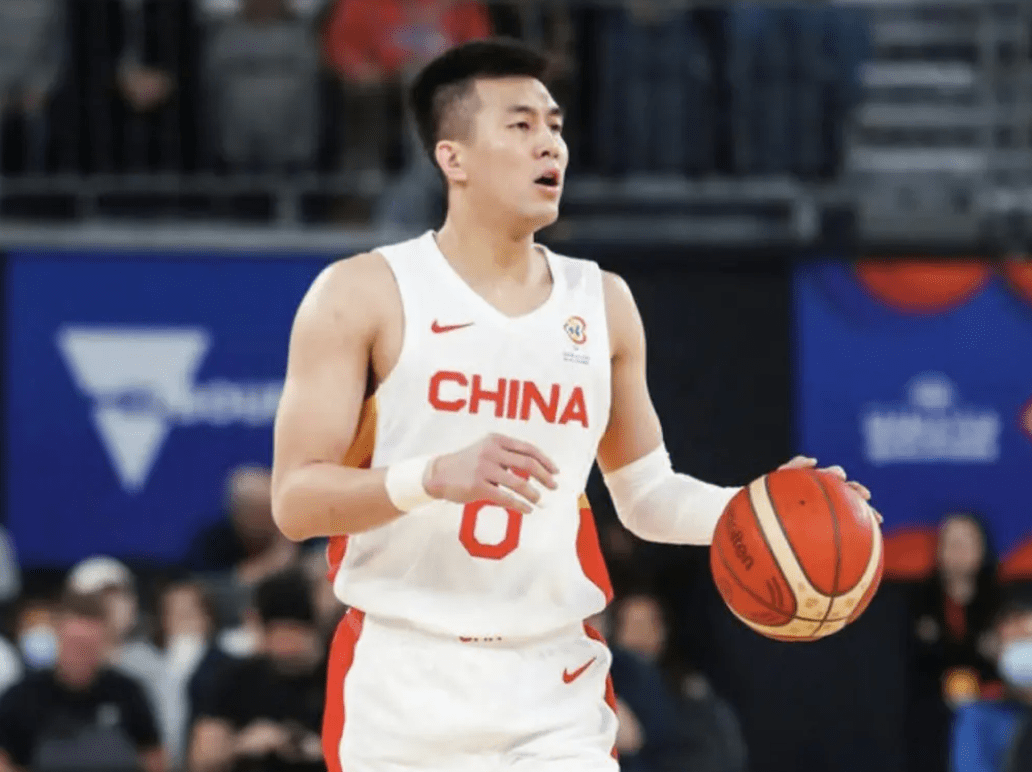 郭艾伦无缘男篮也不是坏事,3大支柱倒下 李凯尔缺席,去了也背锅_成绩