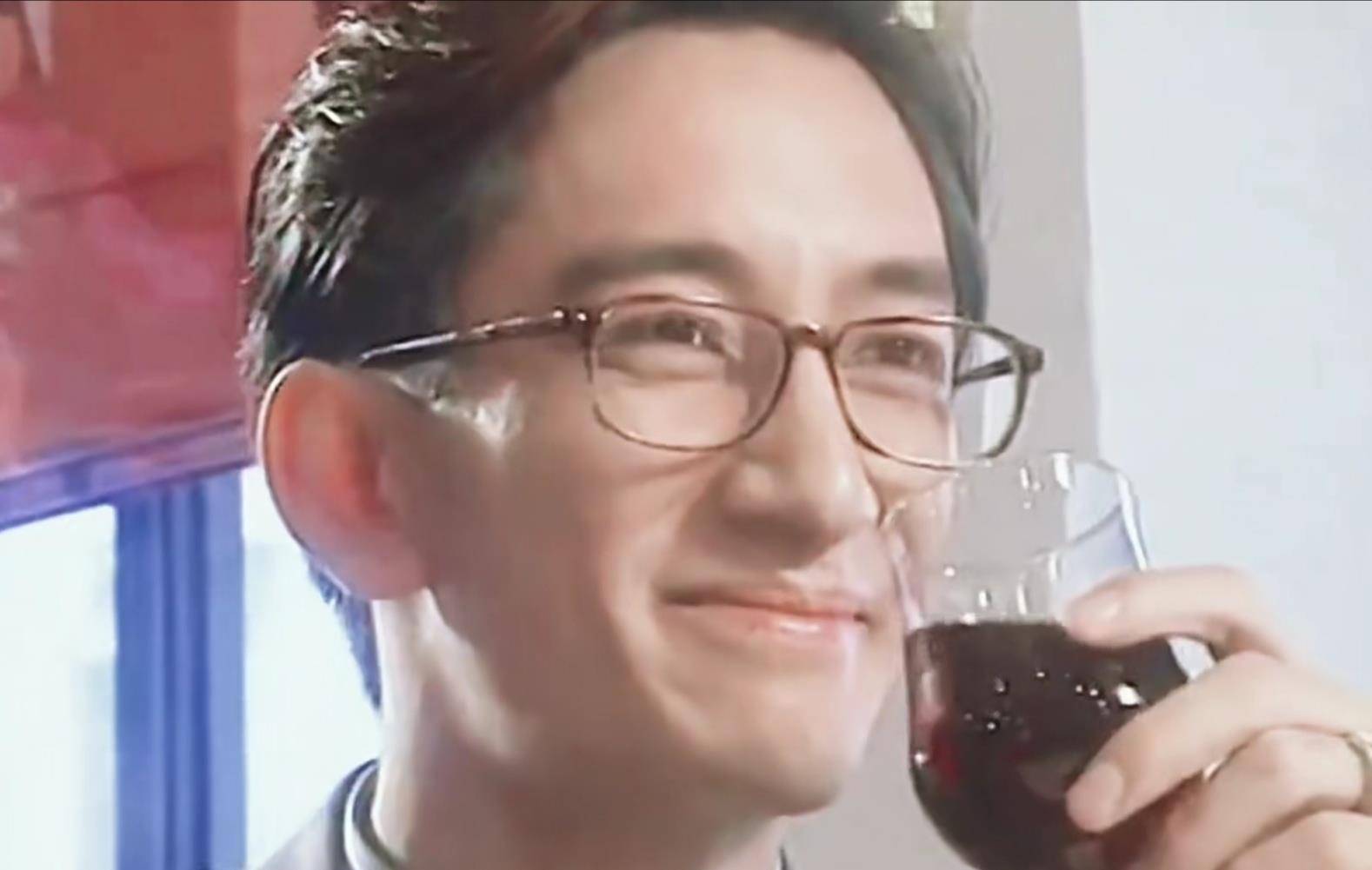 港剧中的魅力型男"眼镜杀"谁的斯文败类最带感?