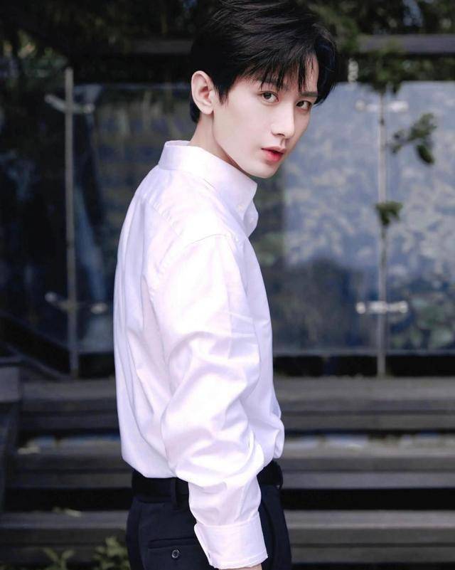 今日看点:邓伦,龚俊,陈星旭,蔡徐坤,成毅,王一博_团队_资源_姐妹