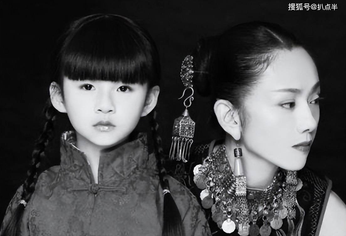 事实上,2021年小彩旗便发出了自己的毕业照,但随后又开启了新的学习