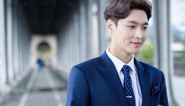 李秀满祝贺张艺兴开娱乐公司,为何网友大呼暖心?_祝福_状态_因为