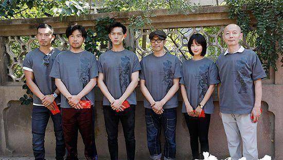 李现再现飞檐走壁,网友:怀疑他是不是没吊威亚_新剧_丁宁_造型