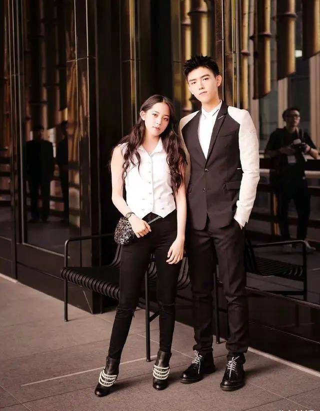 女友是和他弟弟相爱相杀的欧阳娜娜,2017年,弟弟陈飞宇因拍摄《秘果》