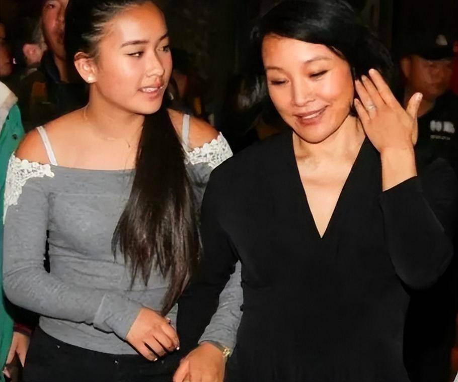 出名换国籍,弃养双胞胎,陈冲年轻做过的那些事,比想象中更恶劣