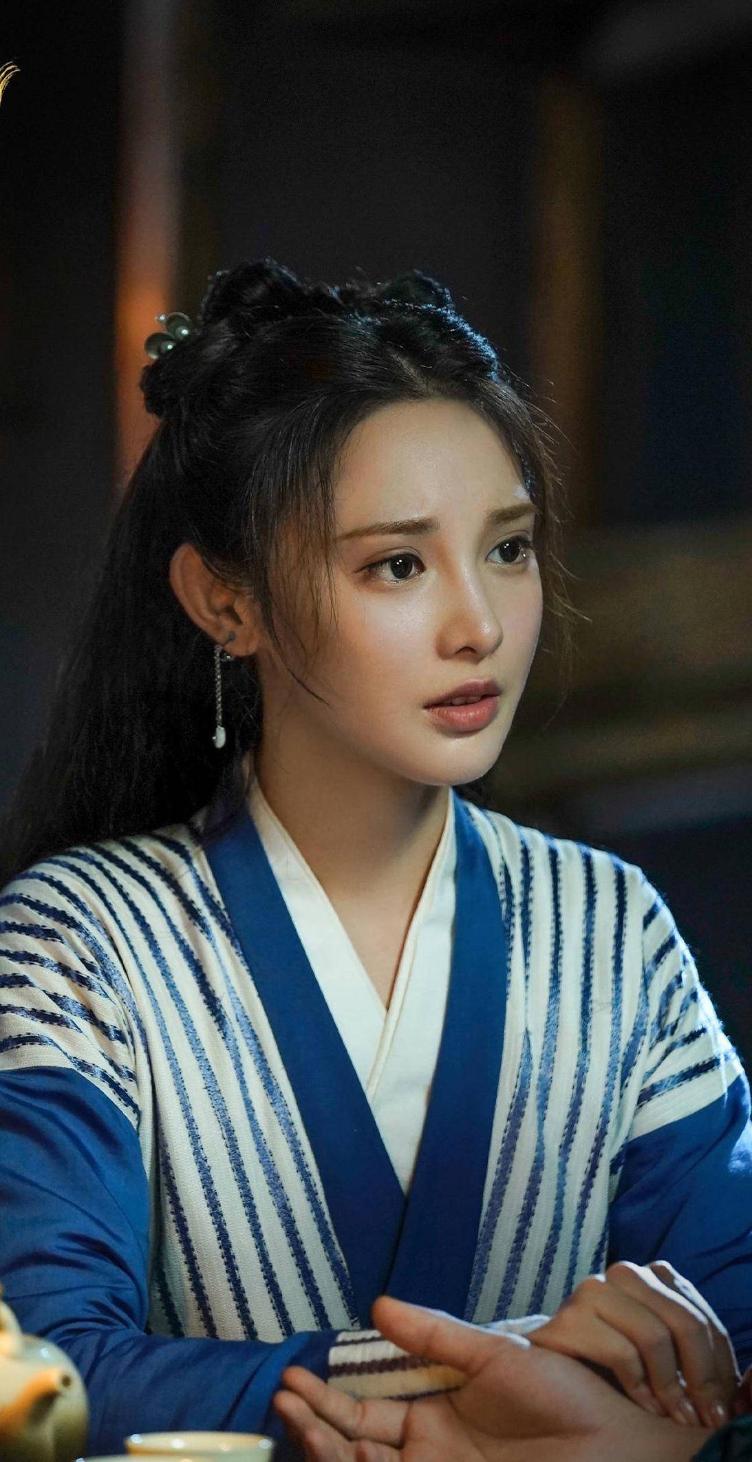 彭小苒新剧再现红衣造型,梦回《东宫》小枫,网友:女主很仙,男主有些辣