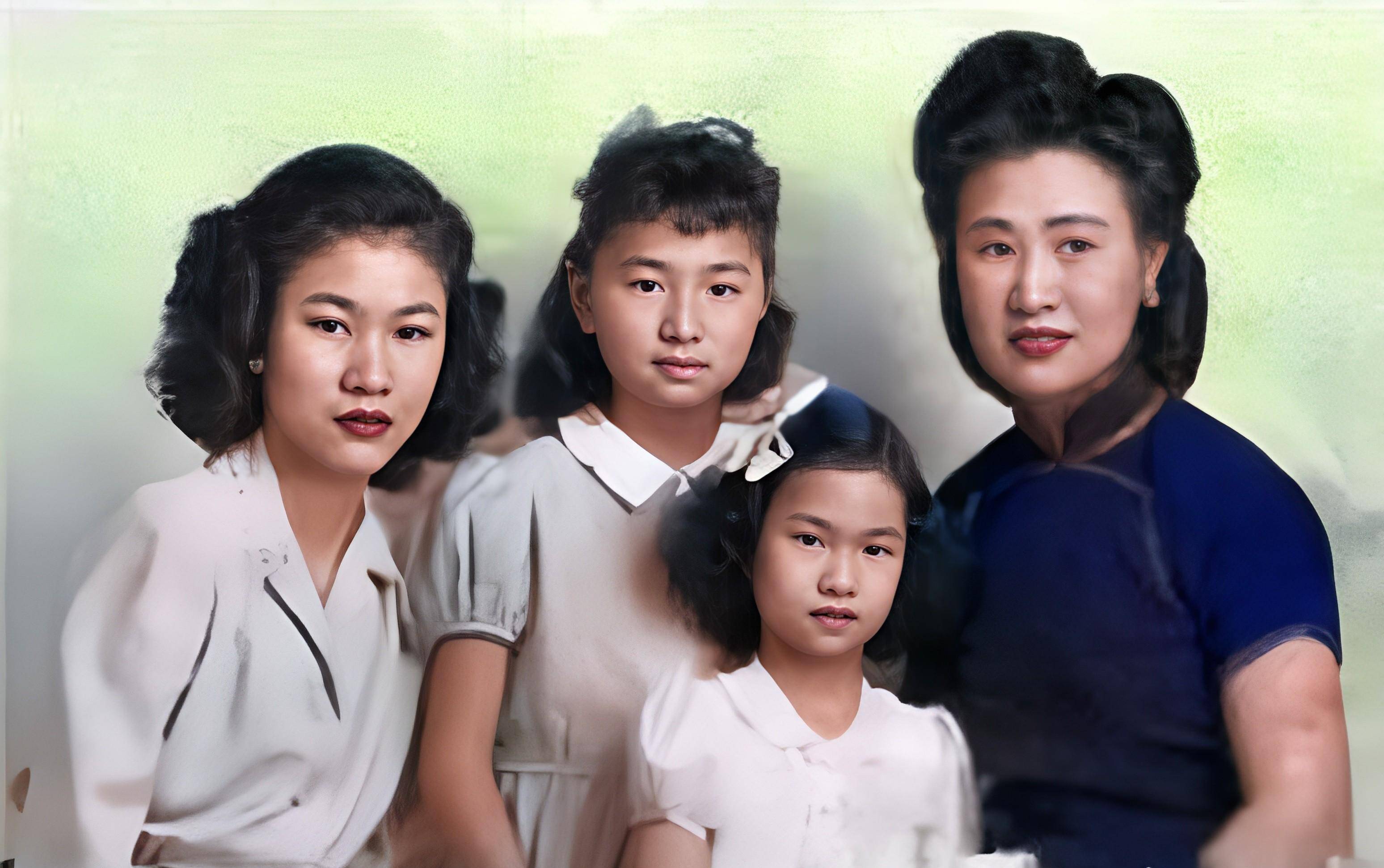 不幸的是,杨光泩和其他七位外交官被日本人带走了,三个月后惨遭杀害.