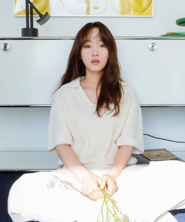 她从《鱿鱼游戏》火到《僵尸校园》,惊艳美貌神似雪莉 李圣经_李瑜