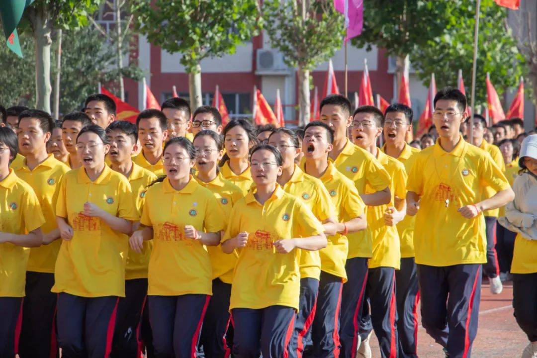 衡水顺平中学高三师生齐跑操为高考加油