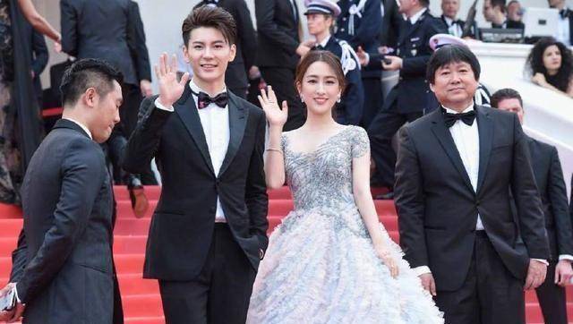 马苏丢脸丢到国外了!从走红毯到赖红毯,赶都赶不走!