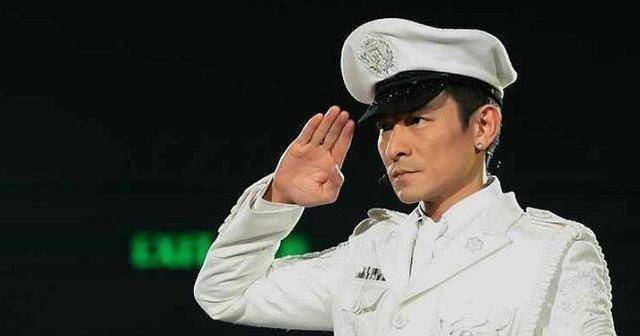 刘德华完美演绎军装造型,男生看了眼红,女生为之倾倒_华仔_电影_雷洛