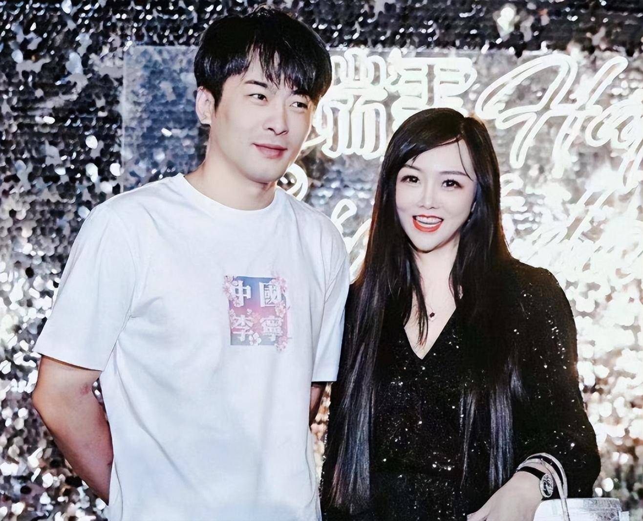 辛巴和初瑞雪离婚为谣言!