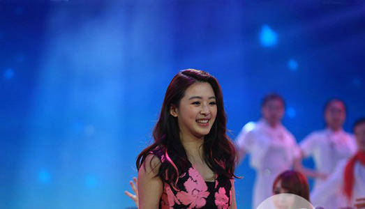 张含韵曾被说"公交车",陷陪睡绯闻16年后,今强势逆袭王者归来_观众