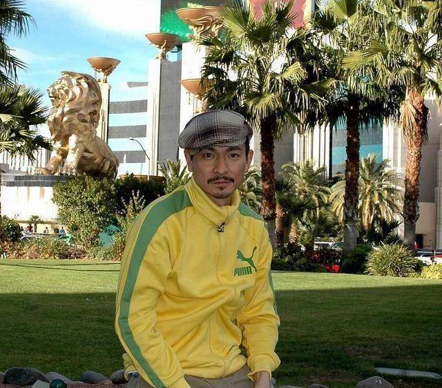 情是那么笨她为痴心献身死留恋她那点真生全因她得再生刘德华是圈