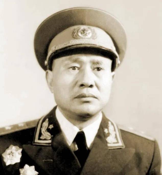 电视剧《激情燃烧的岁月》中,石光荣为什么能拿到200元月薪?