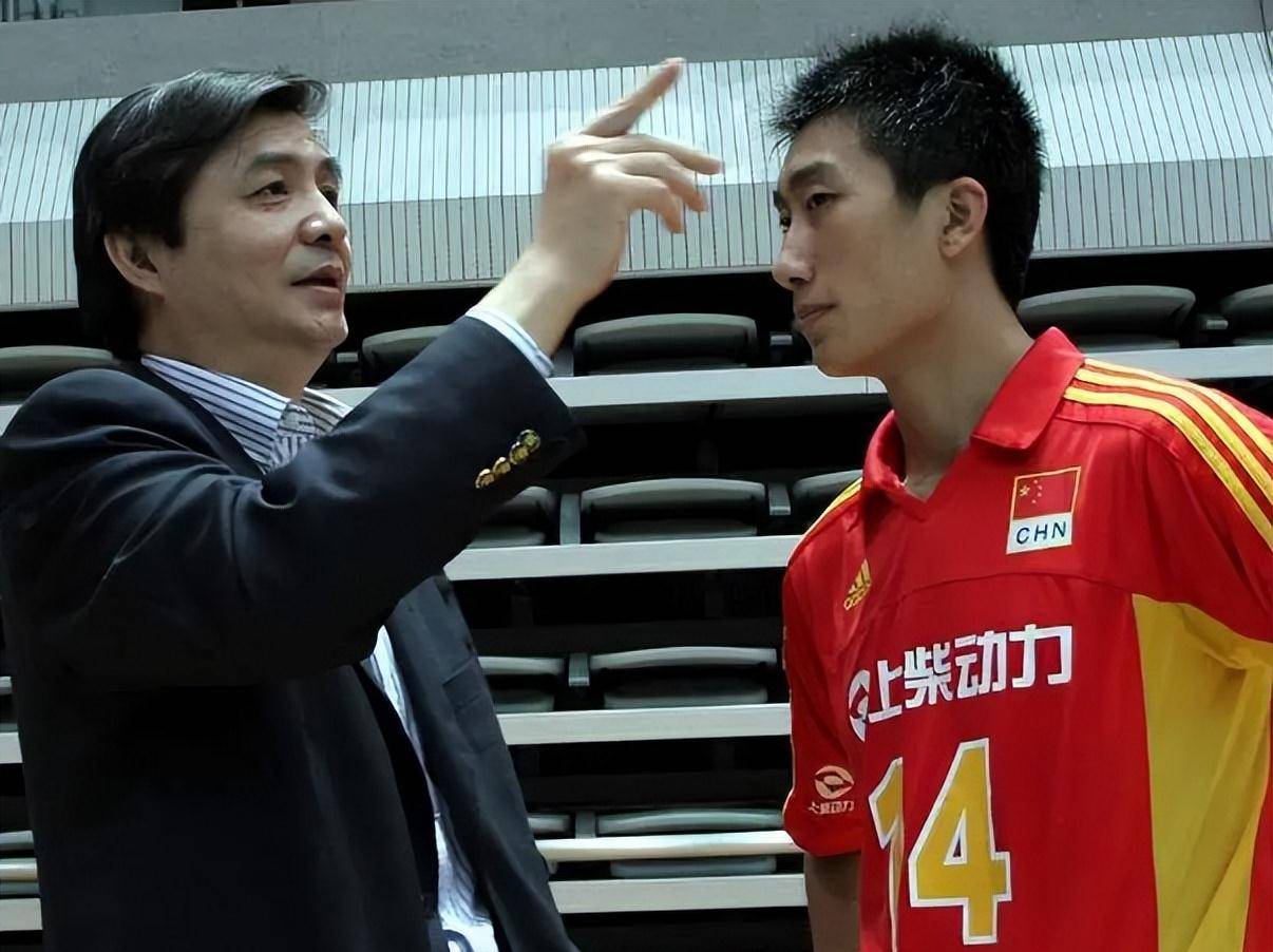 汪嘉伟:恋爱曾被骗,经历两段婚姻,如今成为导演儿子的忠实粉丝_邓星