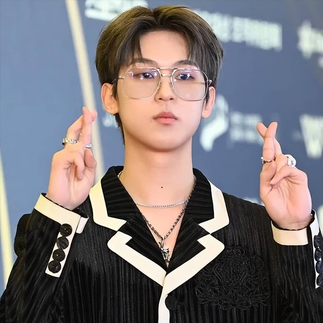 徐东贤_争议_舞台