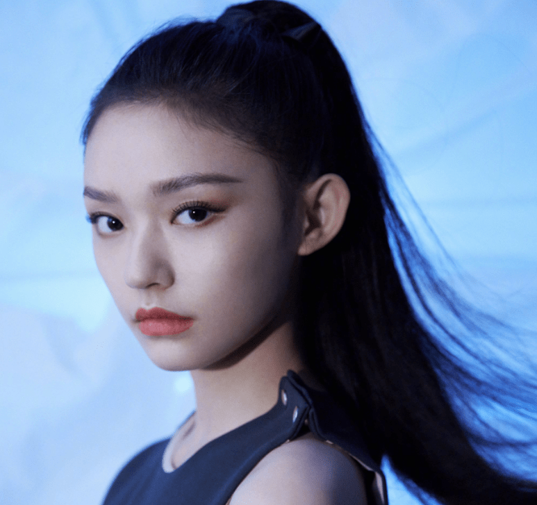 林允颜人中疑似在一起,曾在小号称两人已恋爱,真心话变大冒险了?