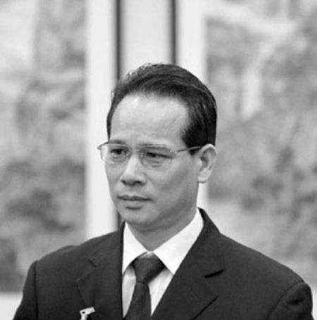 东莞"太子辉"覆灭记,他的双面人生,比你想得更不堪入目_梁耀辉_黄江镇