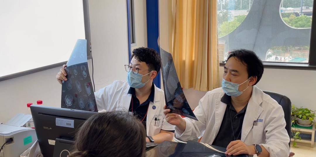 从专科生到天坛神外博士,再到求学斯坦福,太拼了!_医学界_世豪_因为