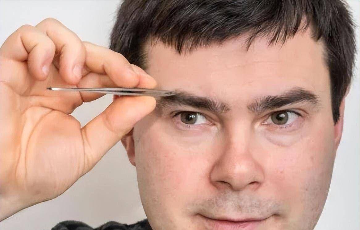 为什么中老年男人眉毛会变长,一场修眉革命教你
