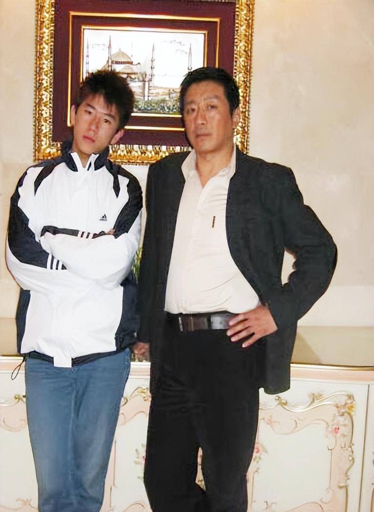 丁勇岱:因小红鞋结缘妻子,36年仍恩爱,对儿子操心不断_赵雪华_工作