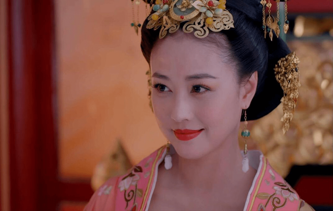 57岁周海媚独居北京 坐拥超大菜园 坦言不需要找个男人来碍手碍脚