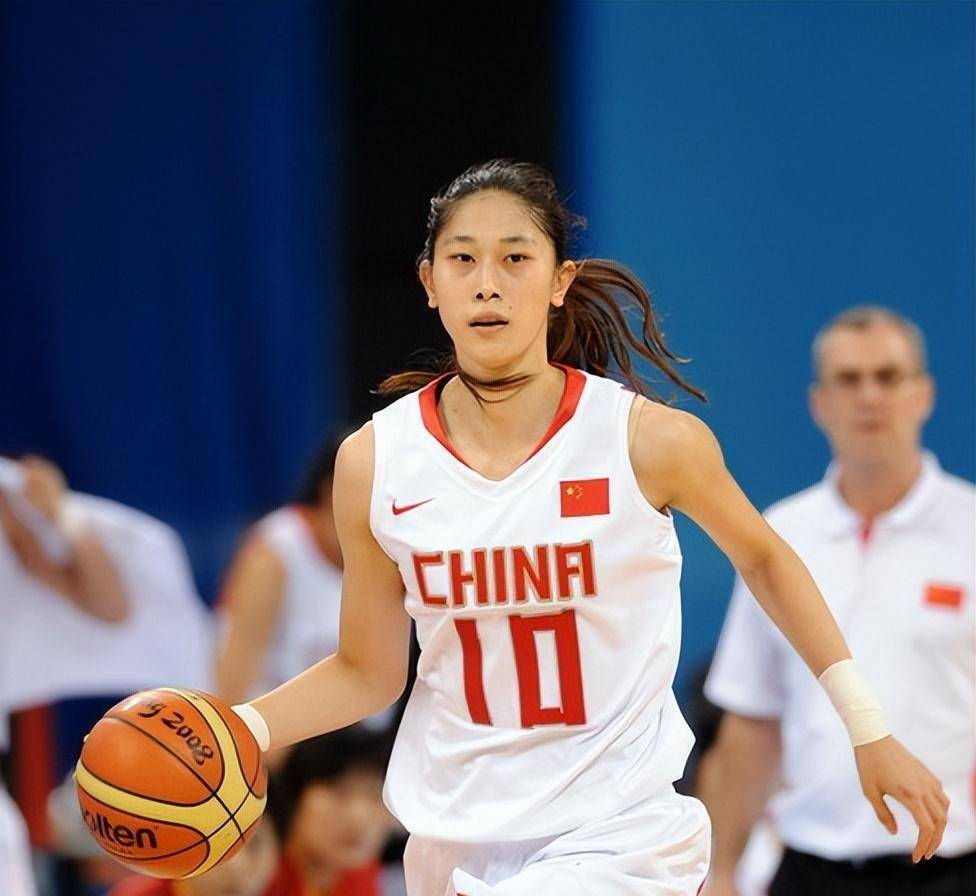女篮黄金一代的球星隋菲菲,颜值与球技并存的篮球女神_中国女篮_wcba