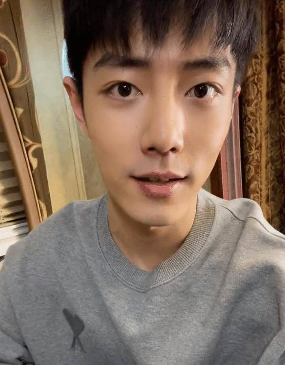 30岁肖战晒素颜怼脸拍,重庆人开口是"今儿",网友:配合肖春生_视频