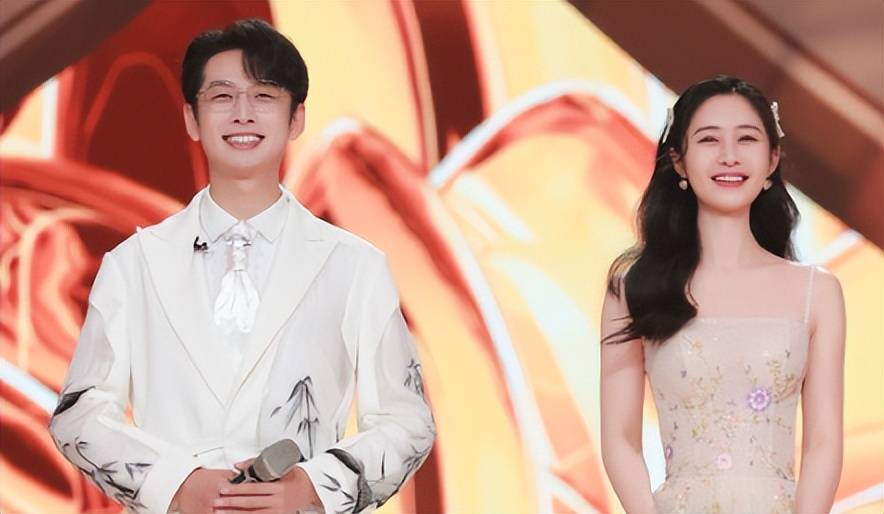 67梁田:辞职引发大讨论,业内人士纷纷表惋惜连央视男主播也发声了