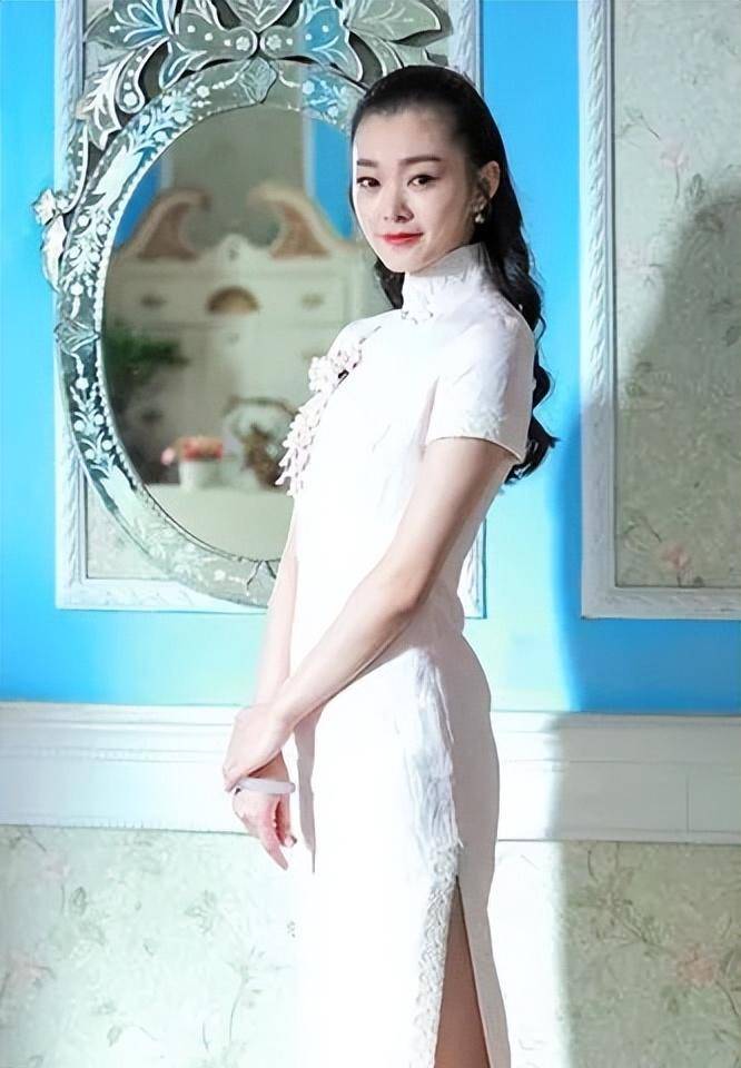 有一条叫宋轶和靳东跳舞的时尚裙子,网友:太心动了_身材_旗袍_显得